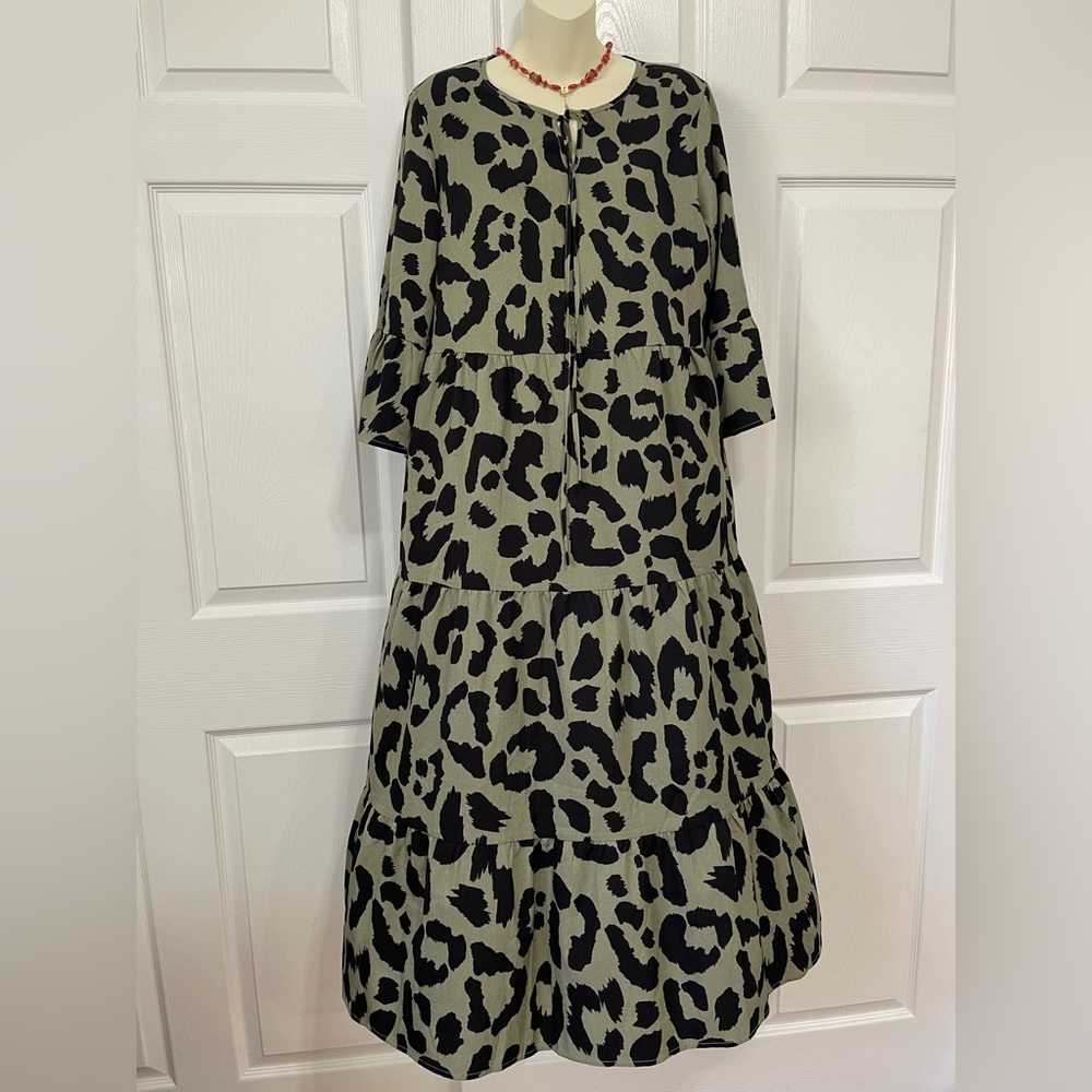MIDI 2 tone color lose dress  size M for women